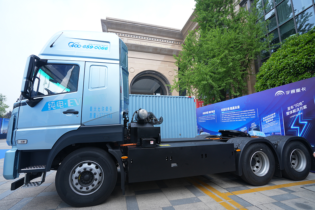 實力見證 | 宇通重卡現(xiàn)身蓉城，三獎加冕實力引領(lǐng)