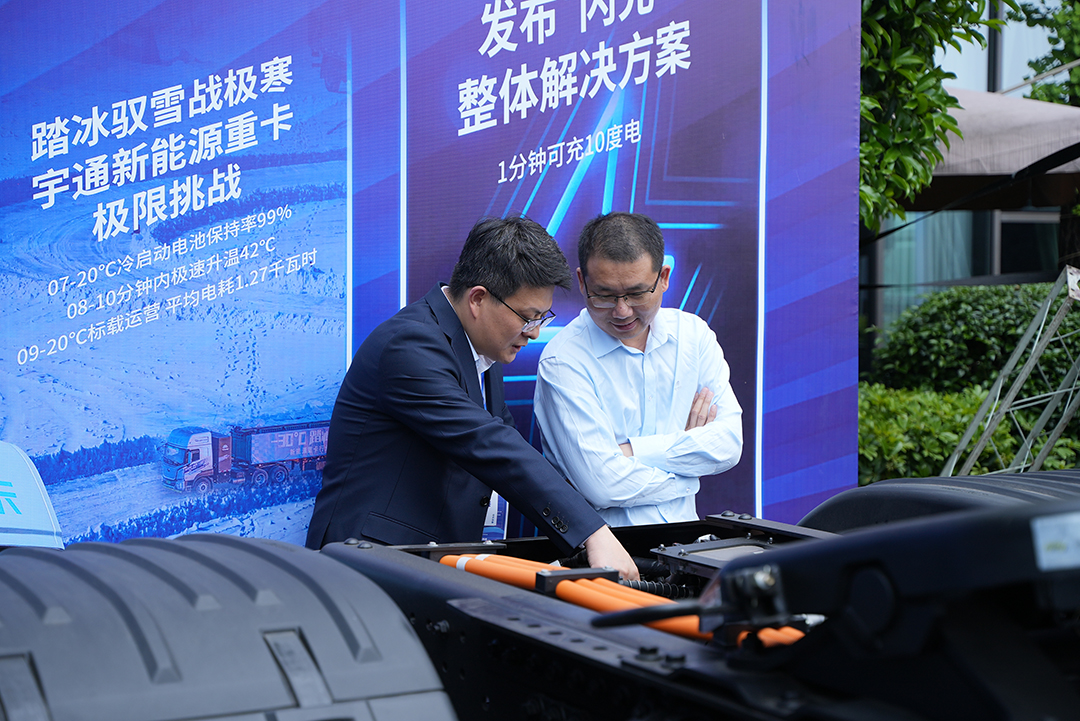 實力見證 | 宇通重卡現(xiàn)身蓉城，三獎加冕實力引領(lǐng)