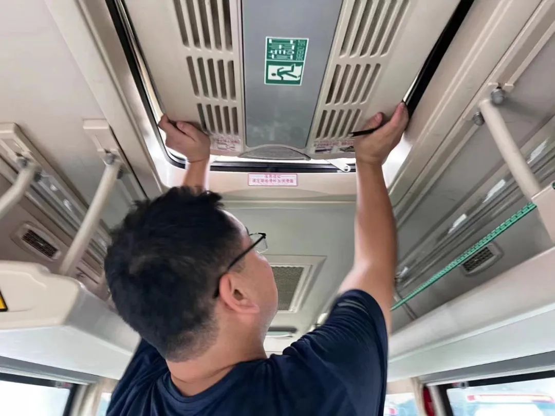 迅速集結(jié)！ 宇通專用車參演“使命-2024開(kāi)封災(zāi)害應(yīng)急救援避險(xiǎn)綜合演練”