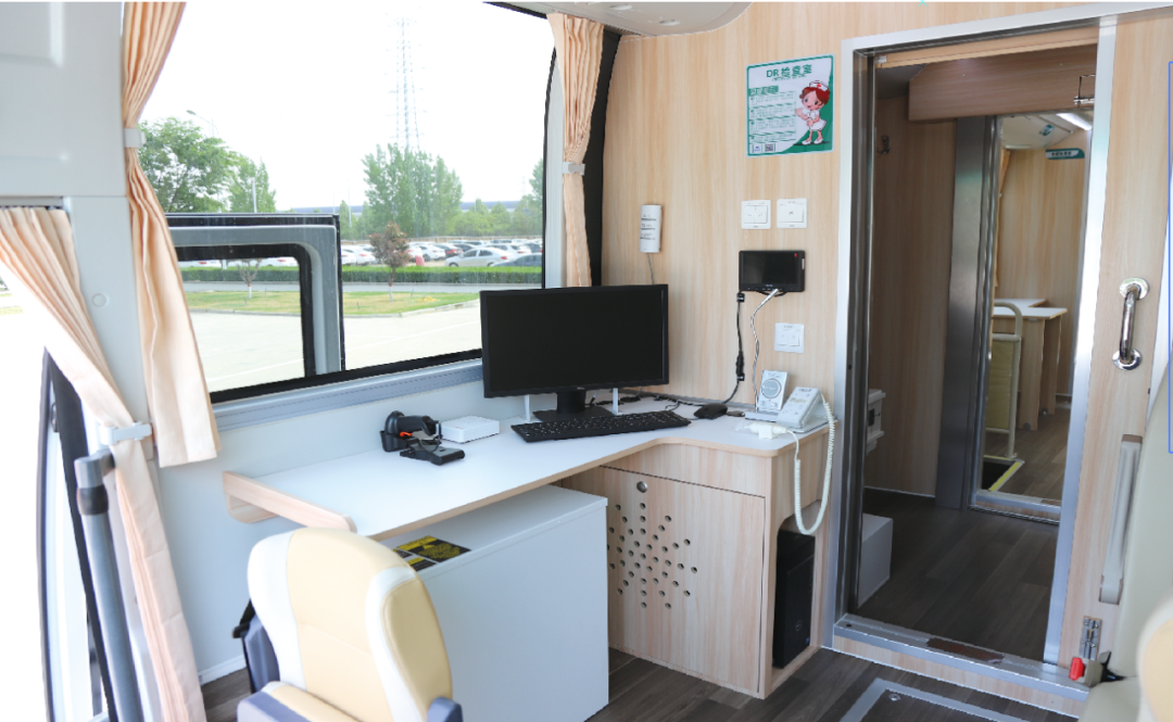 《職業(yè)病防治法》宣傳周來了！宇通體檢車用匠心為人民健康護(hù)航