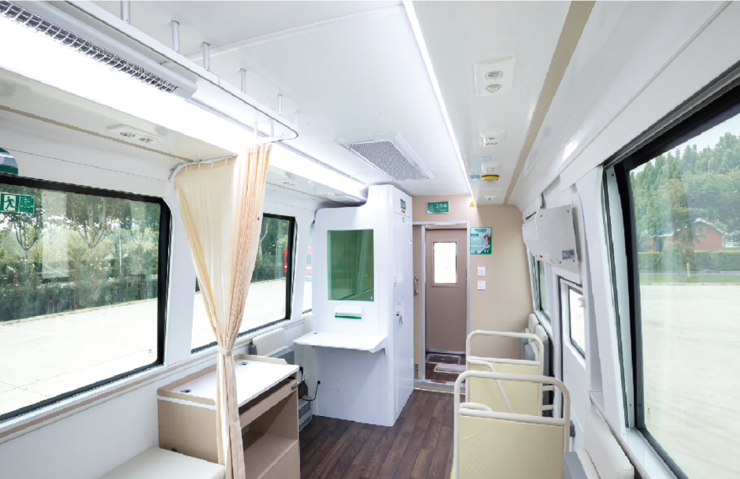 《職業(yè)病防治法》宣傳周來了！宇通體檢車用匠心為人民健康護(hù)航