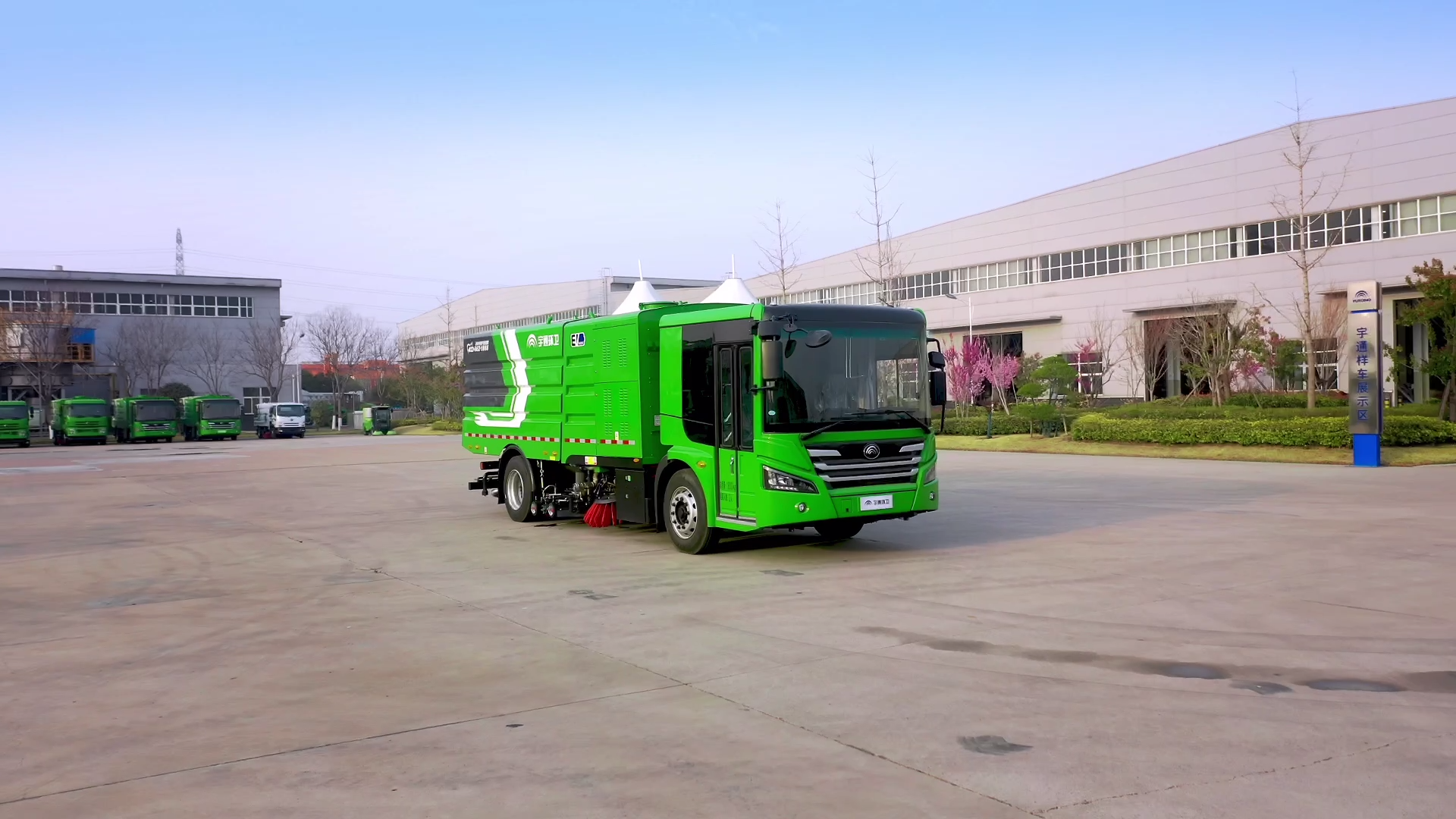 高效作業(yè)，安全護(hù)航！宇通環(huán)衛(wèi)快速路洗掃車引領(lǐng)行業(yè)加速跑！