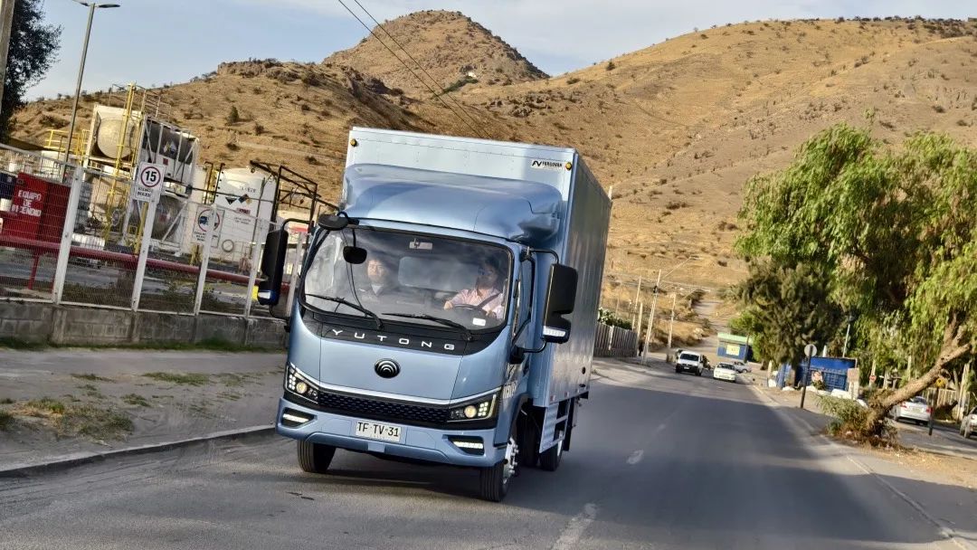 闊步海外！宇通輕卡智利上市加速拓展全球市場布局