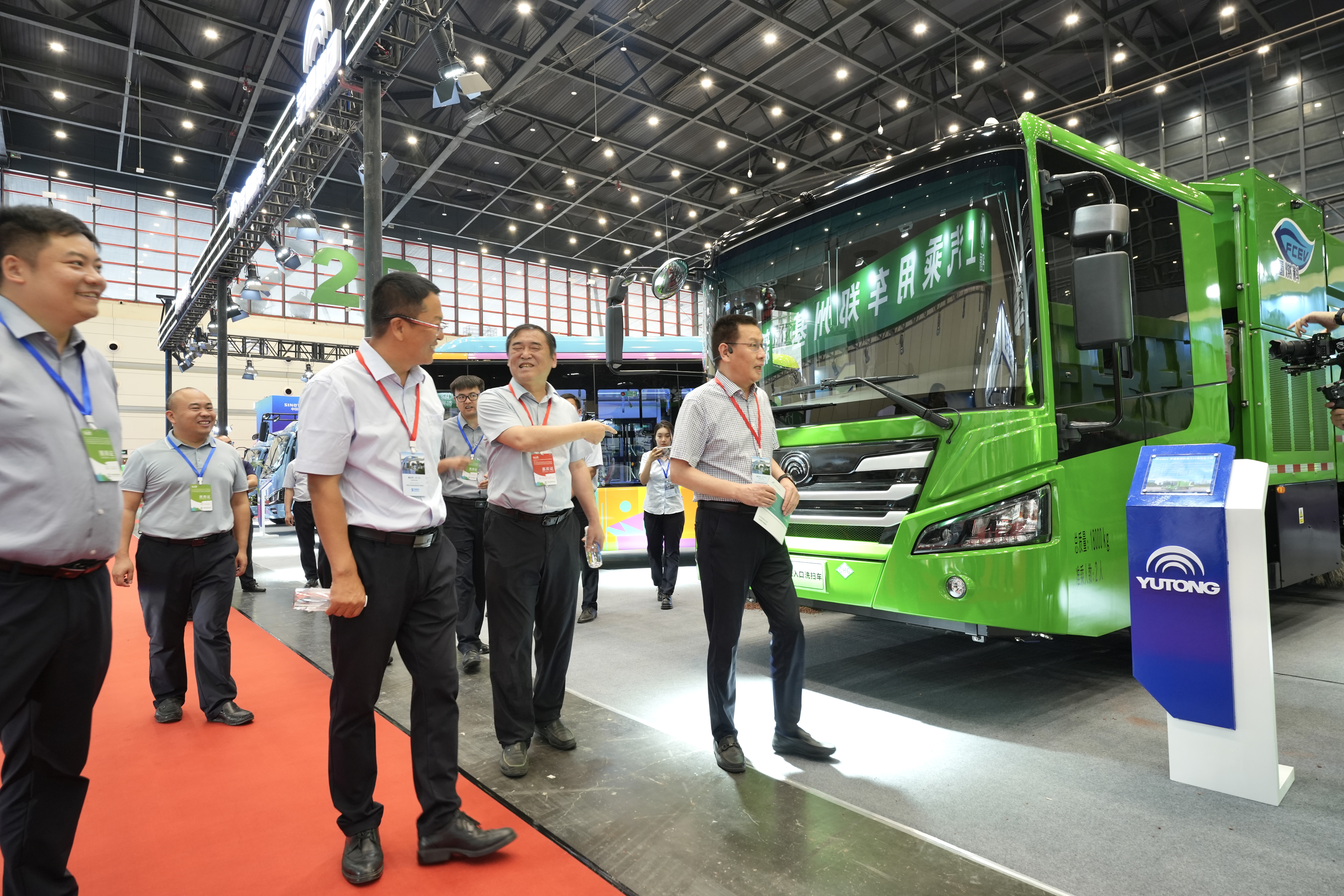 “氫”風(fēng)來襲！宇通環(huán)衛(wèi)亮相鄭州國際新能源汽車博覽會