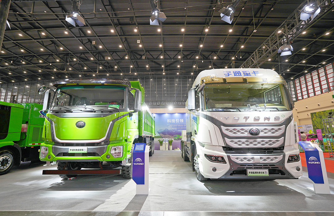 實(shí)力見證丨宇通重卡亮相參展2024第十二屆鄭州國(guó)際新能源汽車博覽會(huì) 實(shí)力見證丨宇通重卡亮相參展2024第十二屆鄭州國(guó)際新能源汽車博覽會(huì)