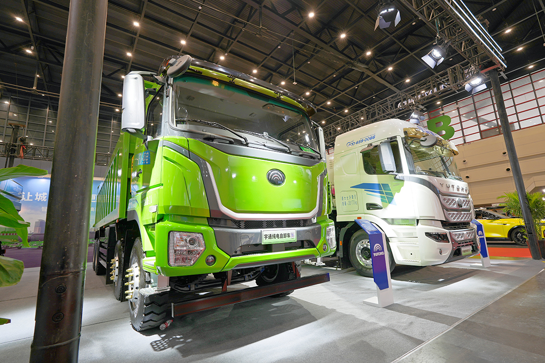 實(shí)力見證丨宇通重卡亮相參展2024第十二屆鄭州國(guó)際新能源汽車博覽會(huì) 實(shí)力見證丨宇通重卡亮相參展2024第十二屆鄭州國(guó)際新能源汽車博覽會(huì)