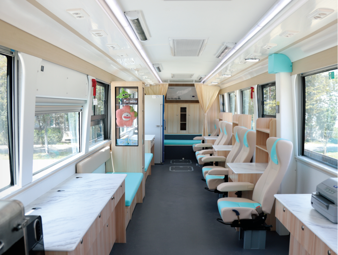 世界獻血者日|獻血趁年華，宇通獻血車助力我國獻血事業(yè)高質量發(fā)展！