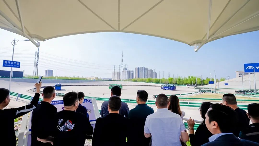 濟南物促會組團“打卡”宇通輕卡！