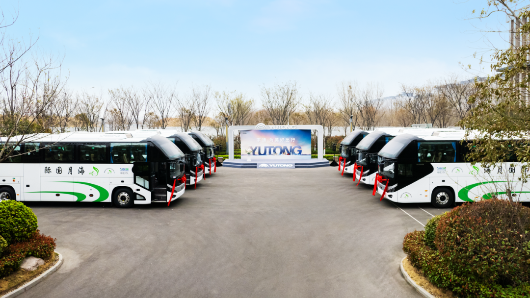 行業(yè)最大批量！宇通100輛高端旅游客車交付新疆