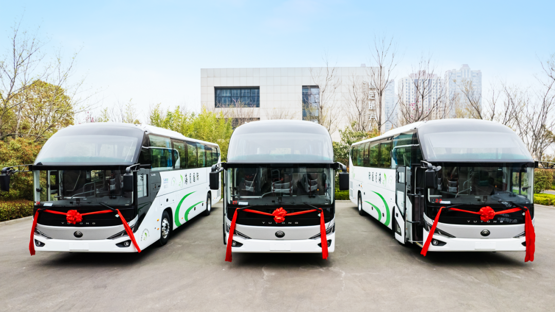 行業(yè)最大批量！宇通100輛高端旅游客車交付新疆