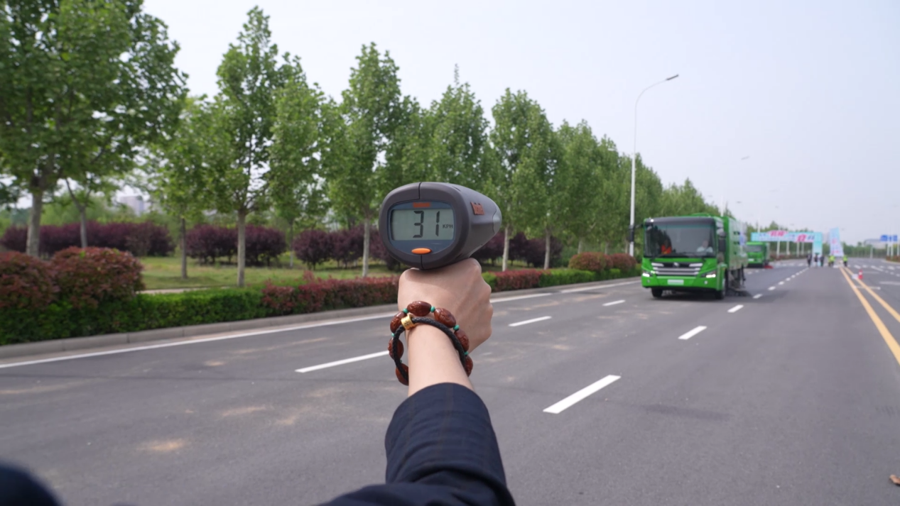 1分鐘，535米！宇通環(huán)衛(wèi)快速洗掃挑戰(zhàn)全程高能！