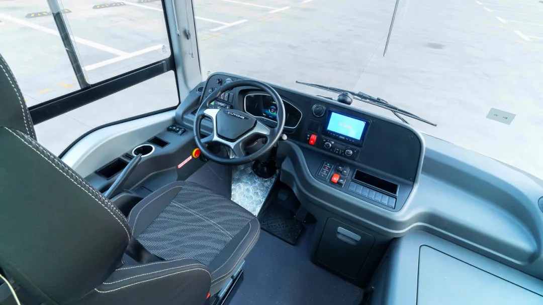 微循環(huán)公交領(lǐng)銜！80輛宇通純電動(dòng)批量發(fā)運(yùn)獅城