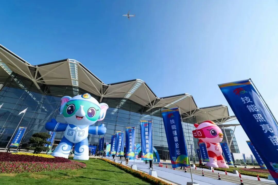 以智造致匠心！“小宇”領(lǐng)銜，宇通服務(wù)第三屆全國(guó)技能大賽