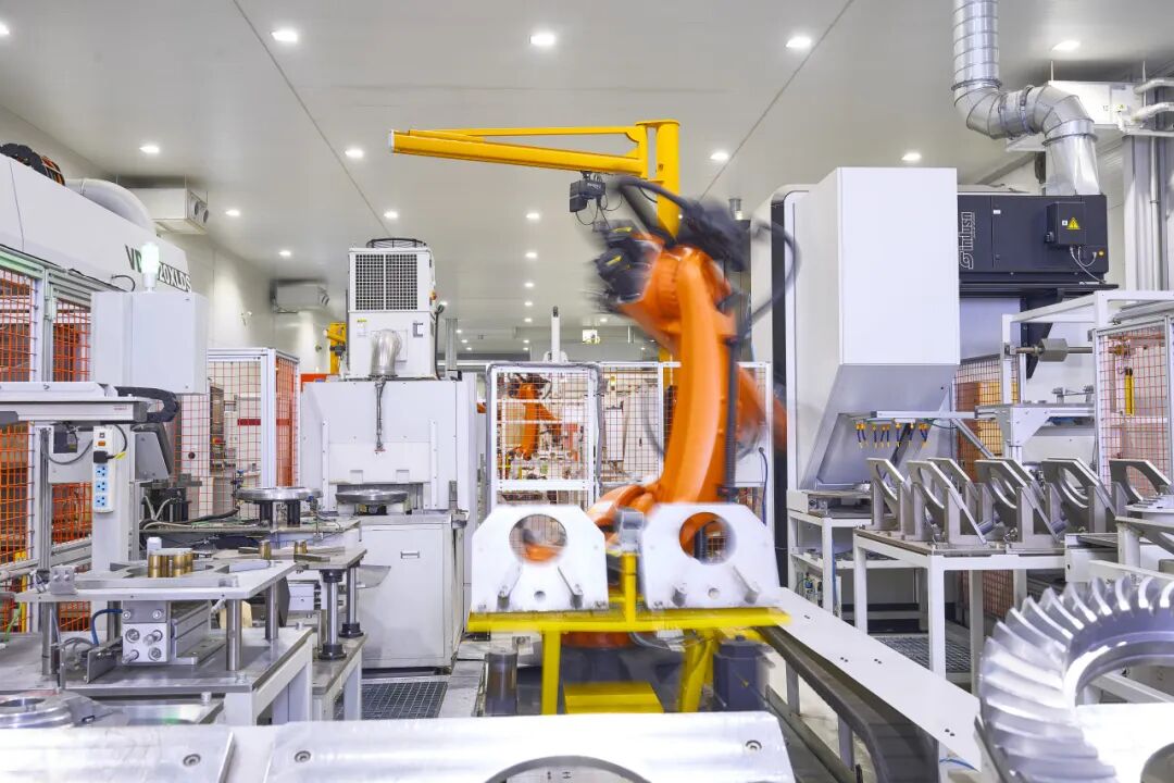 以智造致匠心！“小宇”領(lǐng)銜，宇通服務(wù)第三屆全國(guó)技能大賽