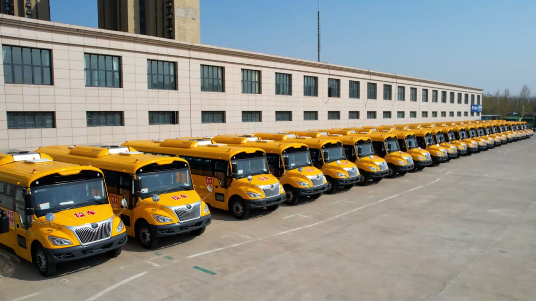 客車(chē)霸榜、輕卡前三！宇通新能源商用車(chē)4月成績(jī)單來(lái)了