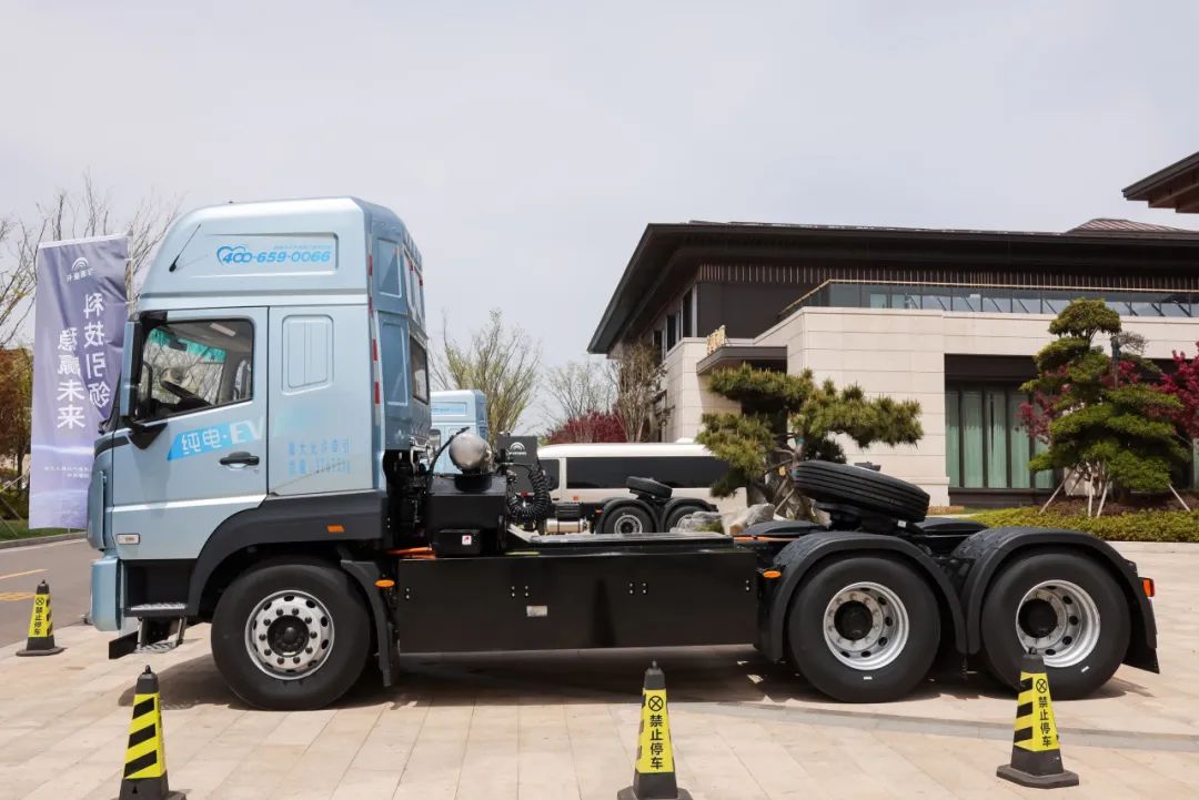 加速拓展全場景運(yùn)輸，宇通重卡在日照發(fā)布底置換電新品！