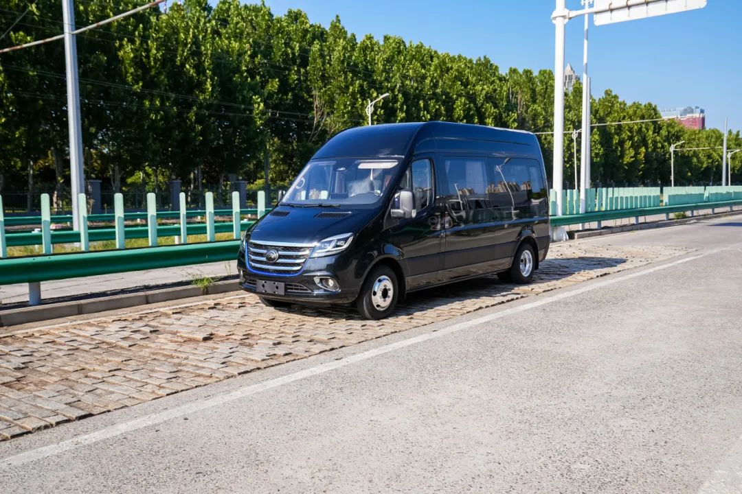 五優(yōu)天駿?電驅(qū)未來丨宇通天駿V6E媒體品鑒圓滿收官 圖片