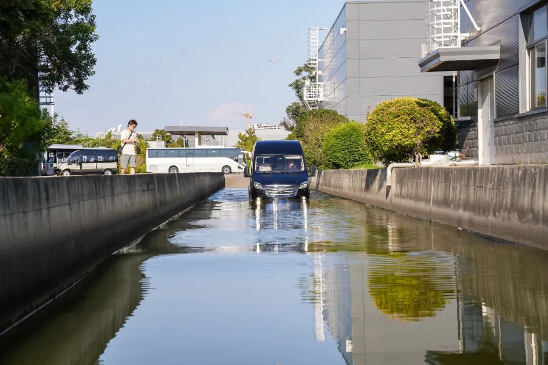 五優(yōu)天駿?電驅(qū)未來丨宇通天駿V6E媒體品鑒圓滿收官 圖片