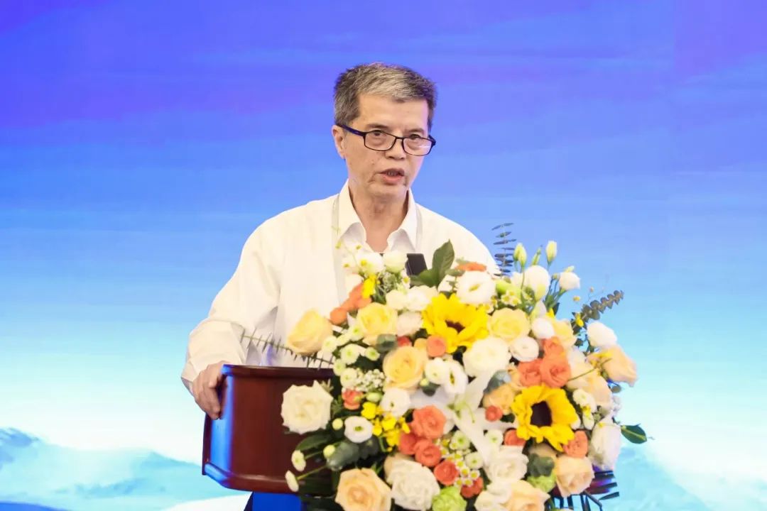 宇通重卡發(fā)布行業(yè)首款礦區(qū)專用純電動自卸車 宇通重卡發(fā)布行業(yè)首款礦區(qū)專用純電動自卸車