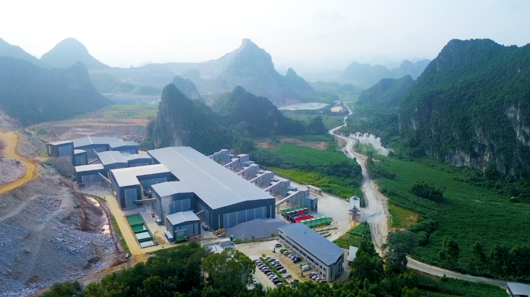 綠色礦山新里程！宇通新能源礦卡批量交付南寧嘉聯(lián)礦業(yè)