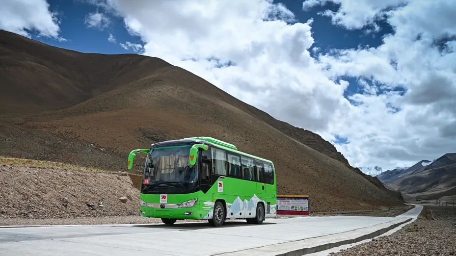 高原上的綠色使命！宇通新能源綠動(dòng)珠穆朗瑪