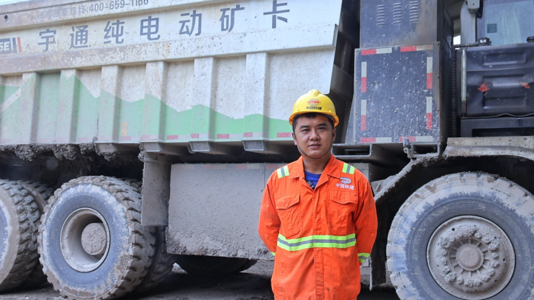 宇通礦卡——電賦礦山丨智領(lǐng)荊楚-宇通礦卡攜手湖北國順華新，共筑綠色礦山新典范！