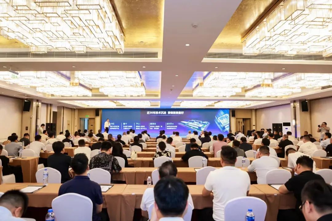 宇通重卡發(fā)布行業(yè)首款礦區(qū)專用純電動自卸車 宇通重卡發(fā)布行業(yè)首款礦區(qū)專用純電動自卸車