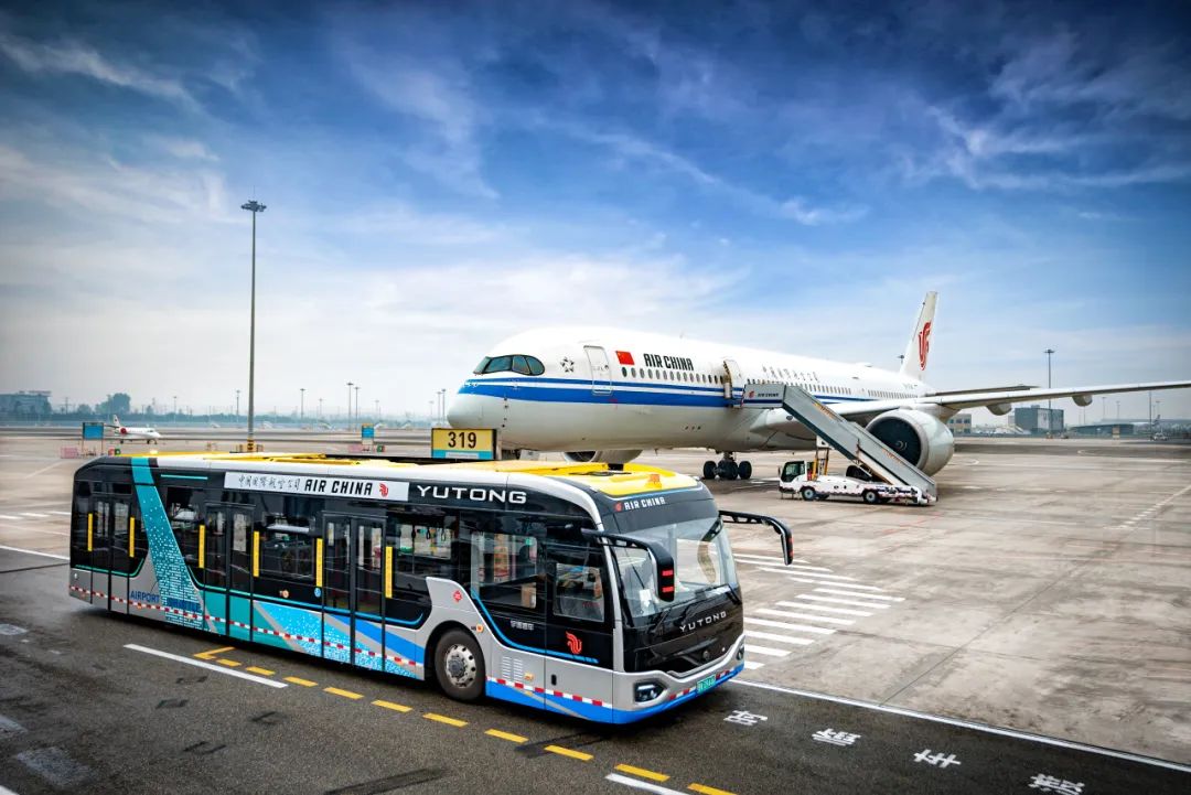 46輛宇通高端機(jī)場(chǎng)擺渡車批量出口西班牙！