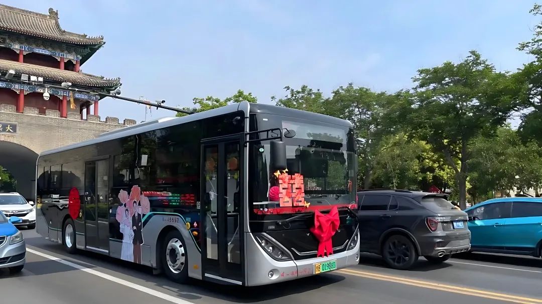 定制公交打造花樣出行體驗(yàn)，宇通為各地文旅上分