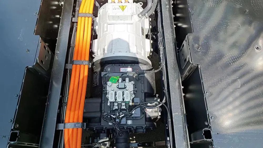 產(chǎn)品博覽|十大針對性升級 宇通礦區(qū)專用純電自卸車優(yōu)勢速看 圖片