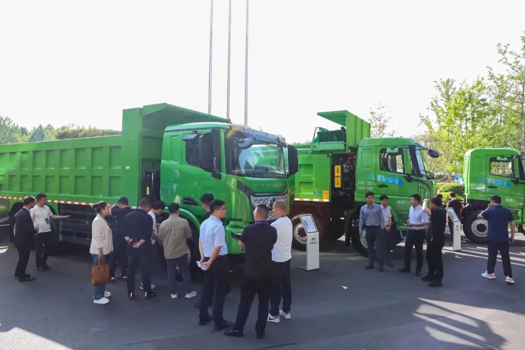 宇通重卡發(fā)布行業(yè)首款礦區(qū)專用純電動自卸車 宇通重卡發(fā)布行業(yè)首款礦區(qū)專用純電動自卸車